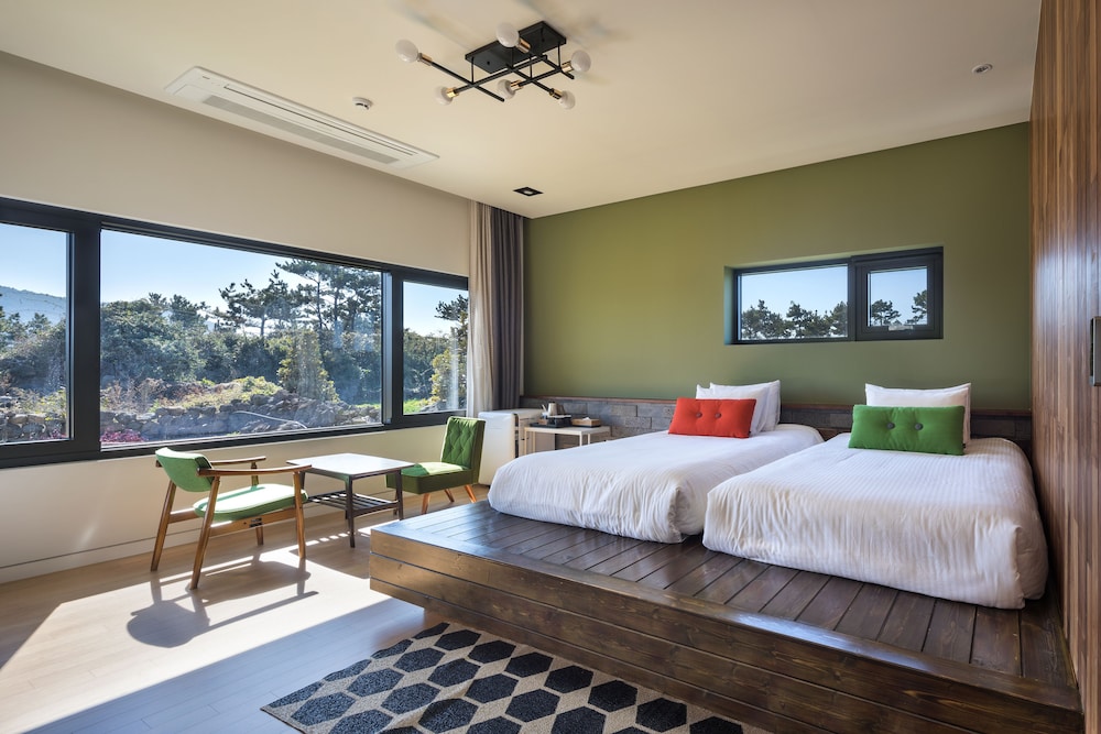 Corner Suite photo 1
