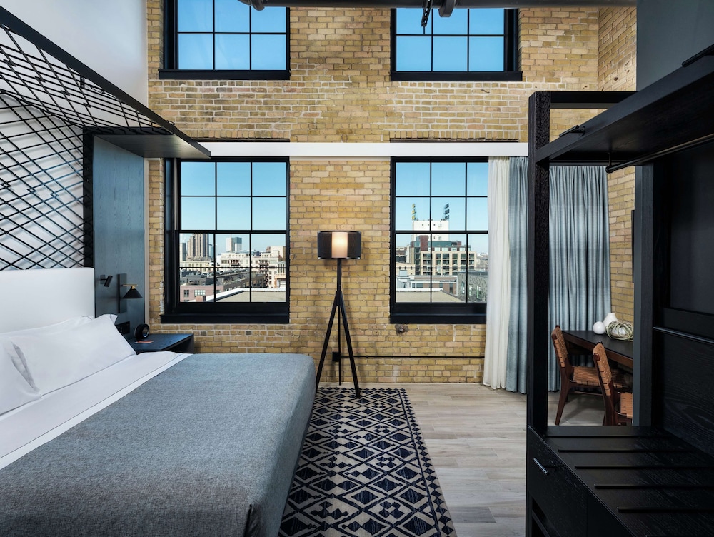 Loft, 1 King Bed (Lofted)
