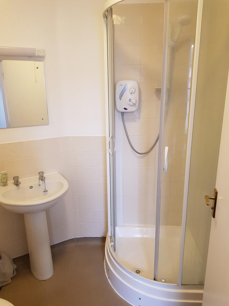 Single Room, Ensuite photo 3