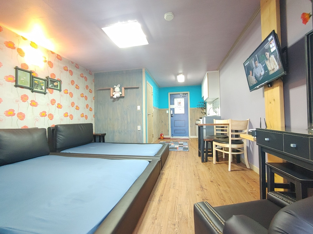 Classic Twin Room (12 PY, Yanggwibi) photo 1