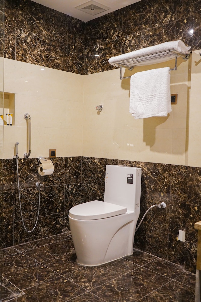 Junior Double Room thumbnail 5