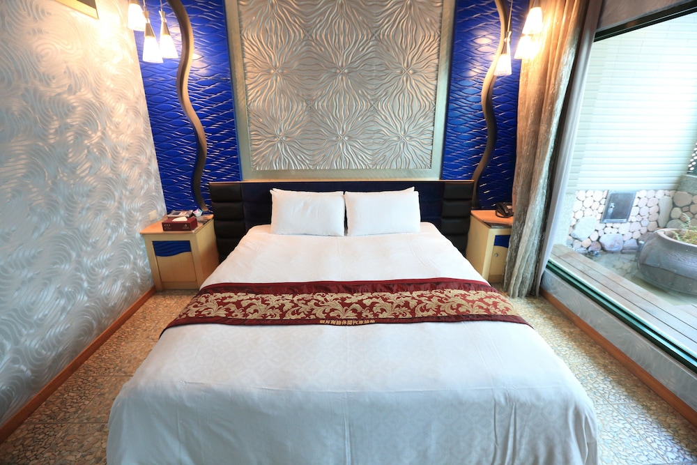 Exclusive Double Room, 1 King Bed, Jetted Tub photo 2
