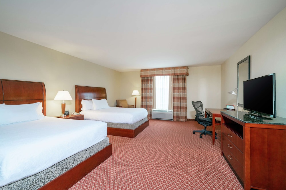 Room, 2 Queen Beds, Accessible, Bathtub (Mobility & Hearing)