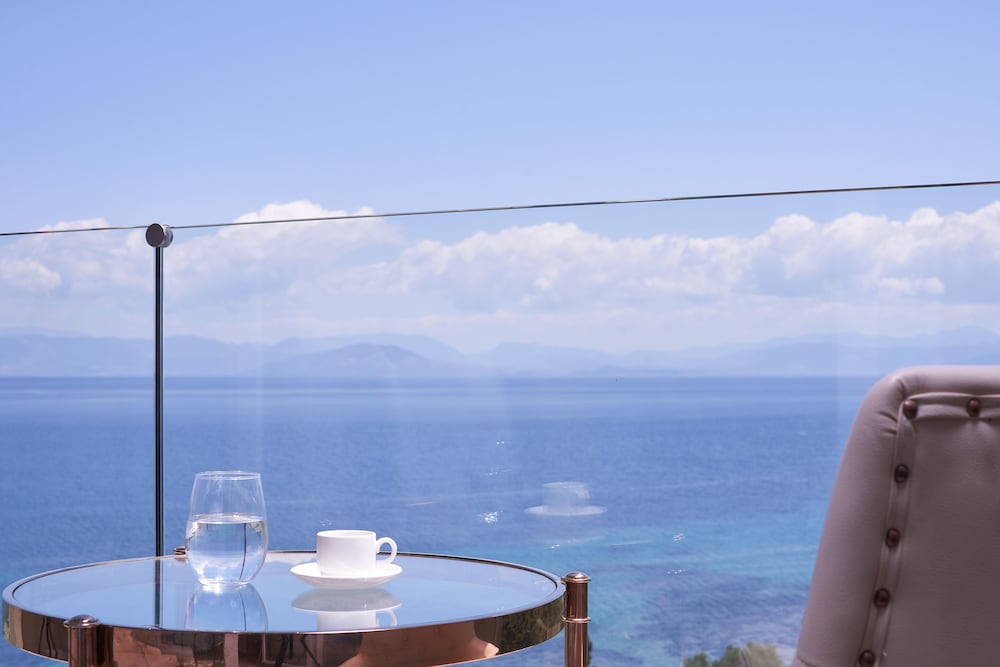 Superior Double Room with Sea View - Photo 7