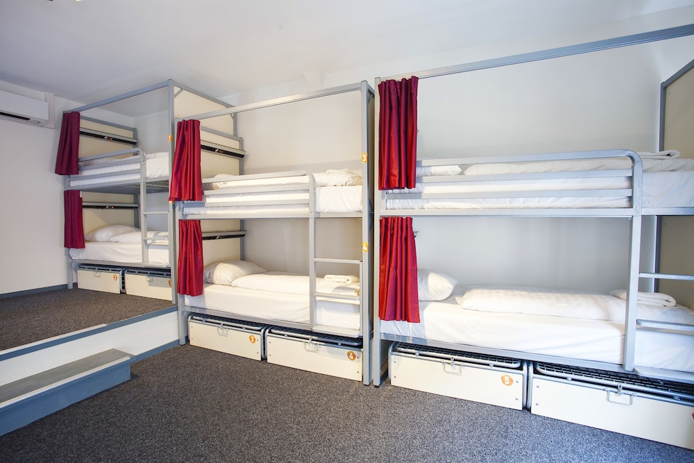 Bed in a 10-Person Superior  Dormitory Ensuite photo 1