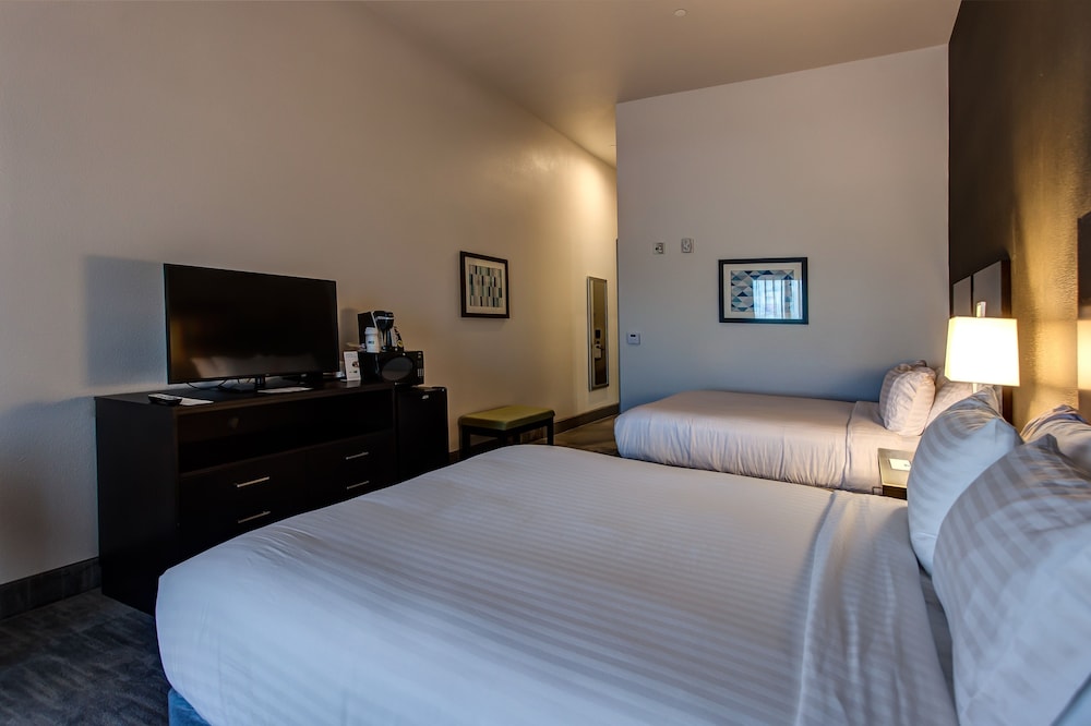 Standard Room, 2 Queen Beds, Accessible (Comm) photo 2