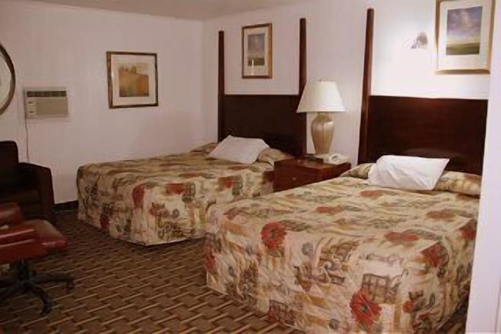 Standard Room, 2 Queen Beds photo 1