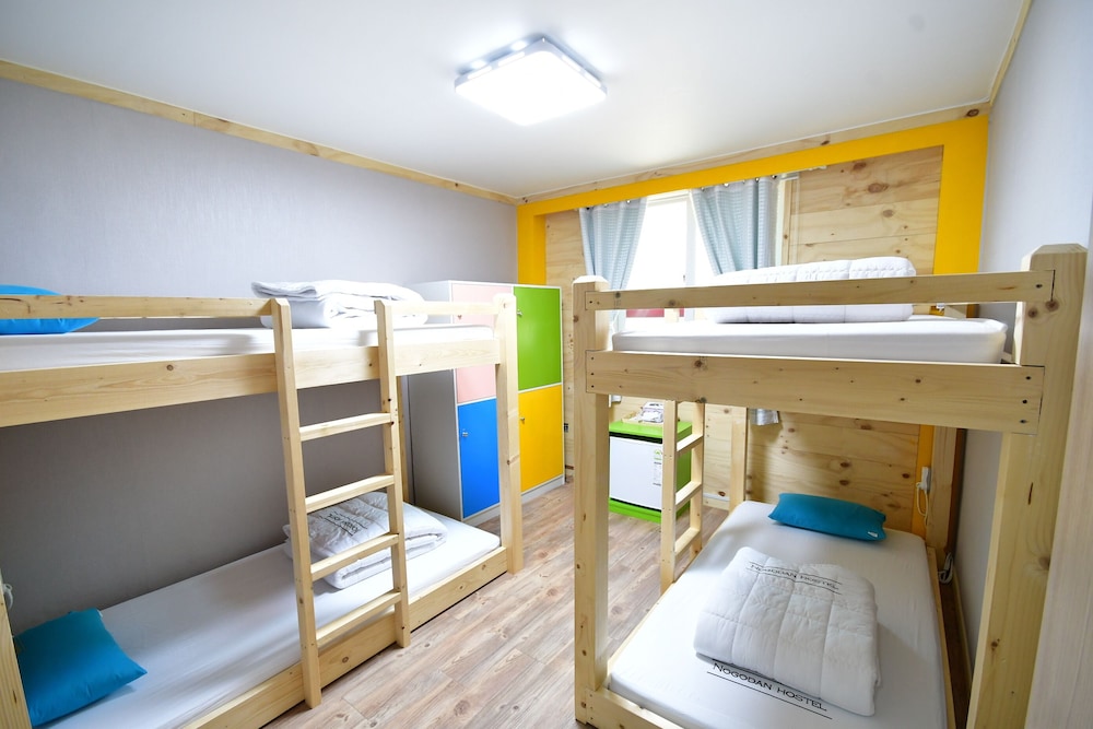 Shared Dormitory, Women only