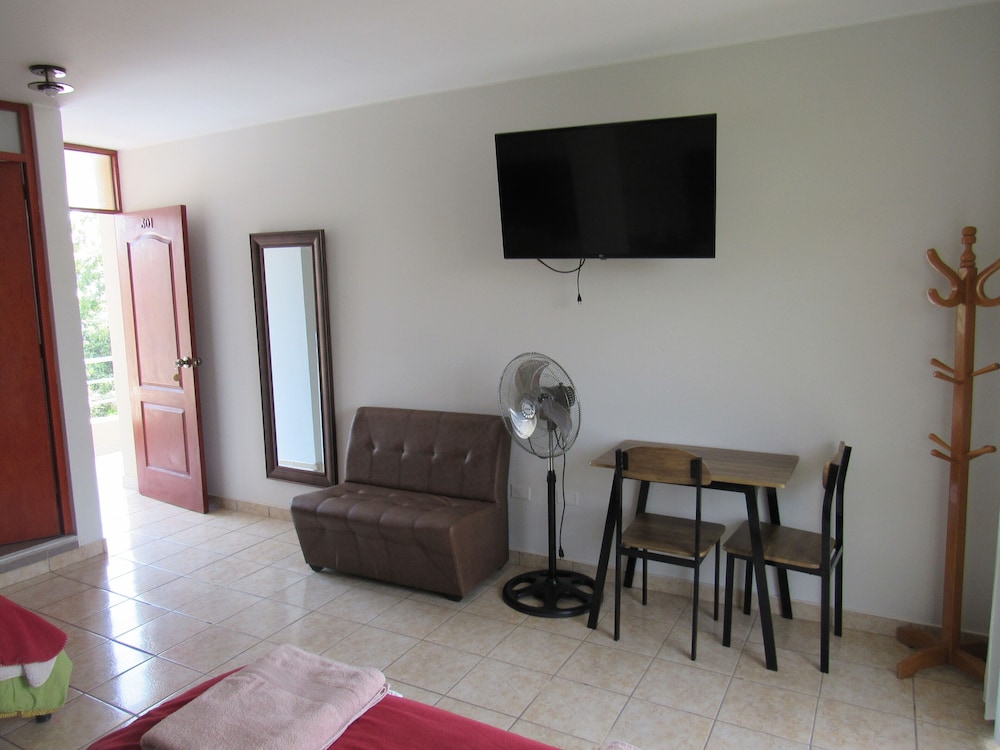 Deluxe Triple Room photo 2