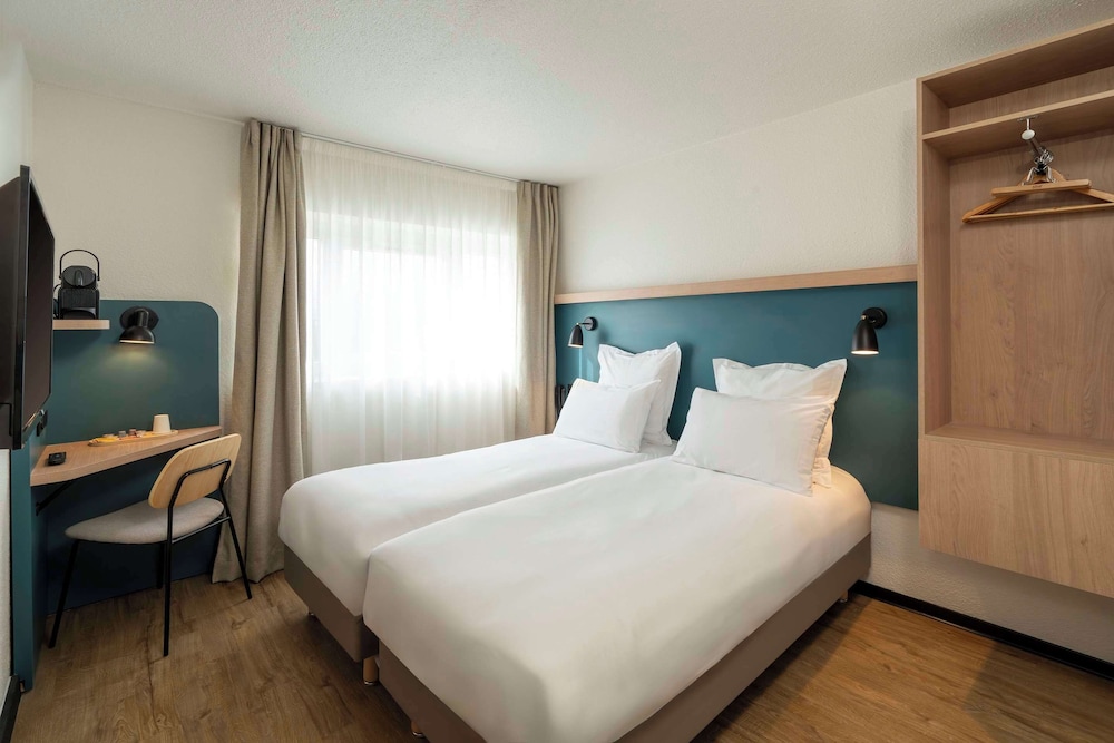 Standard Room, 2 Twin Beds, Non Smoking - Photo 2