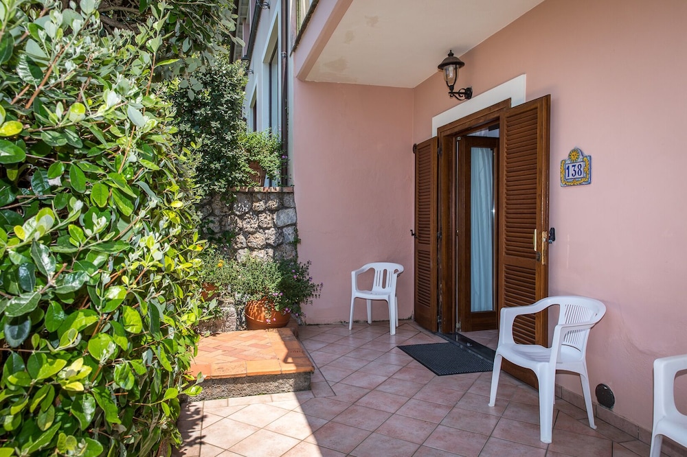 Standard Double Room, Garden View - Photo 2