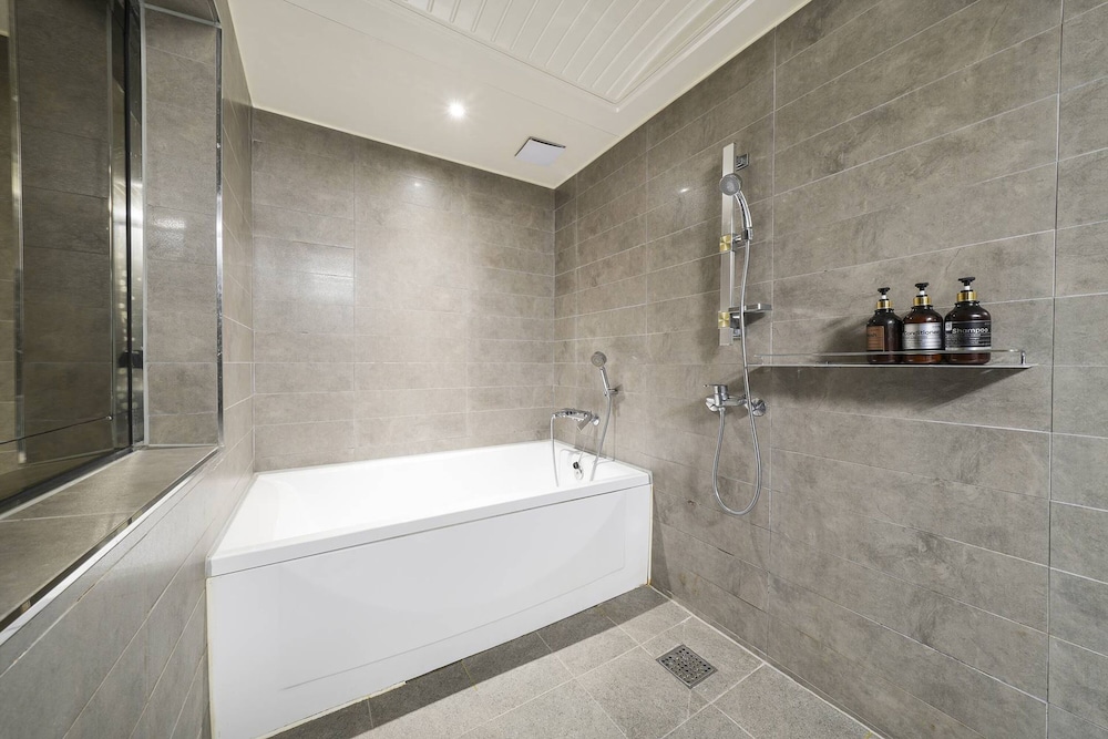 Premier Double Room, 1 Queen Bed photo 2