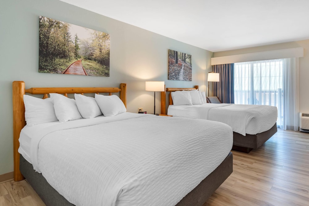 Room, 2 Queen Beds, Accessible, Non Smoking photo 1