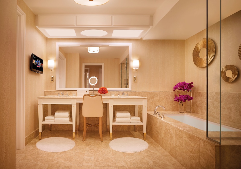 Premier Room, 1 King Bed