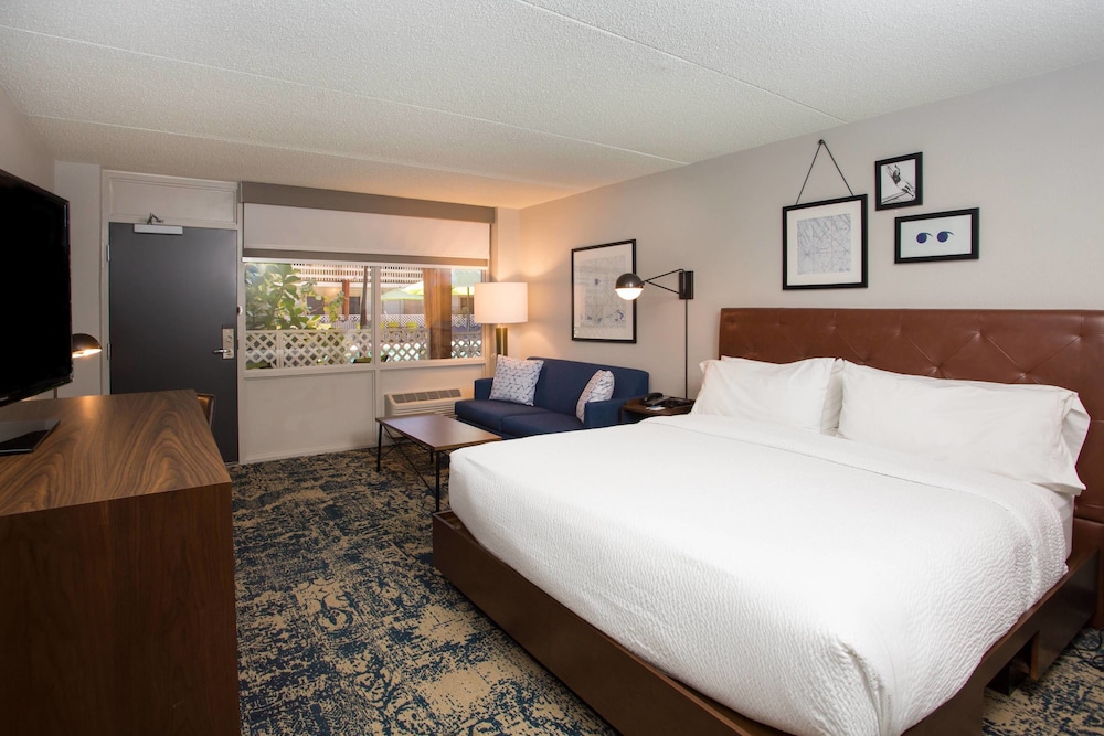 Room, 1 King Bed with Sofa bed, Pool View (Poolside) - Photo 10