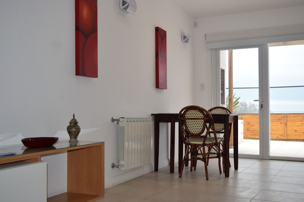 Deluxe Apartment, 1 King Bed, Terrace, Sea View photo 3