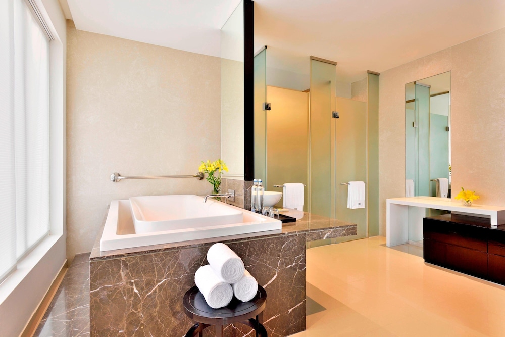 Executive Suite, 1 Bedroom, Non Smoking - Photo 8