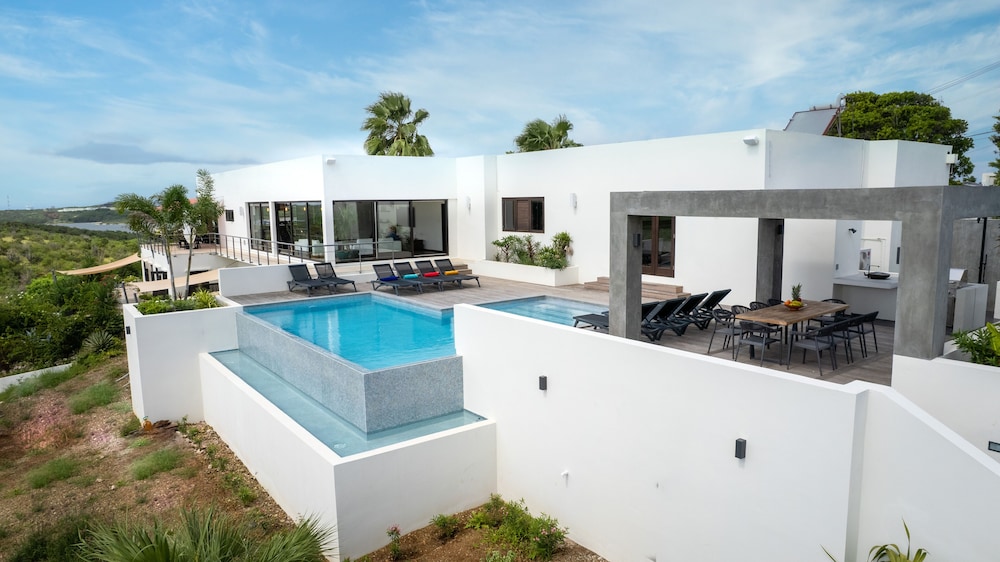 Deluxe Villa, Multiple Bedrooms, Non Smoking photo 1