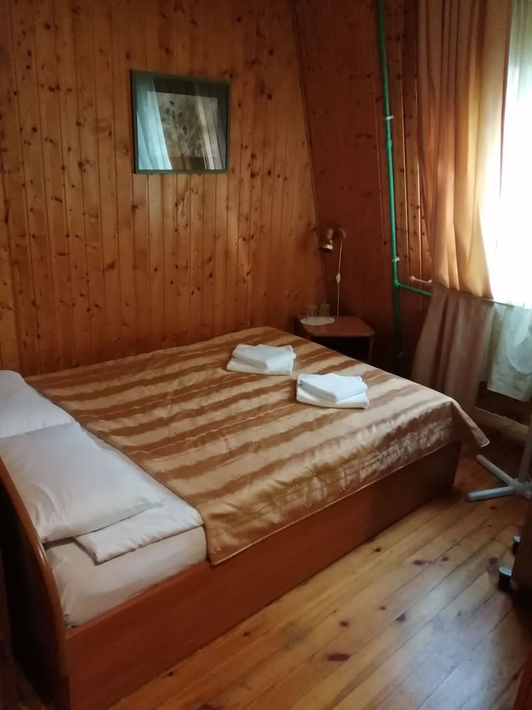 Standard Double or Twin Room (2)