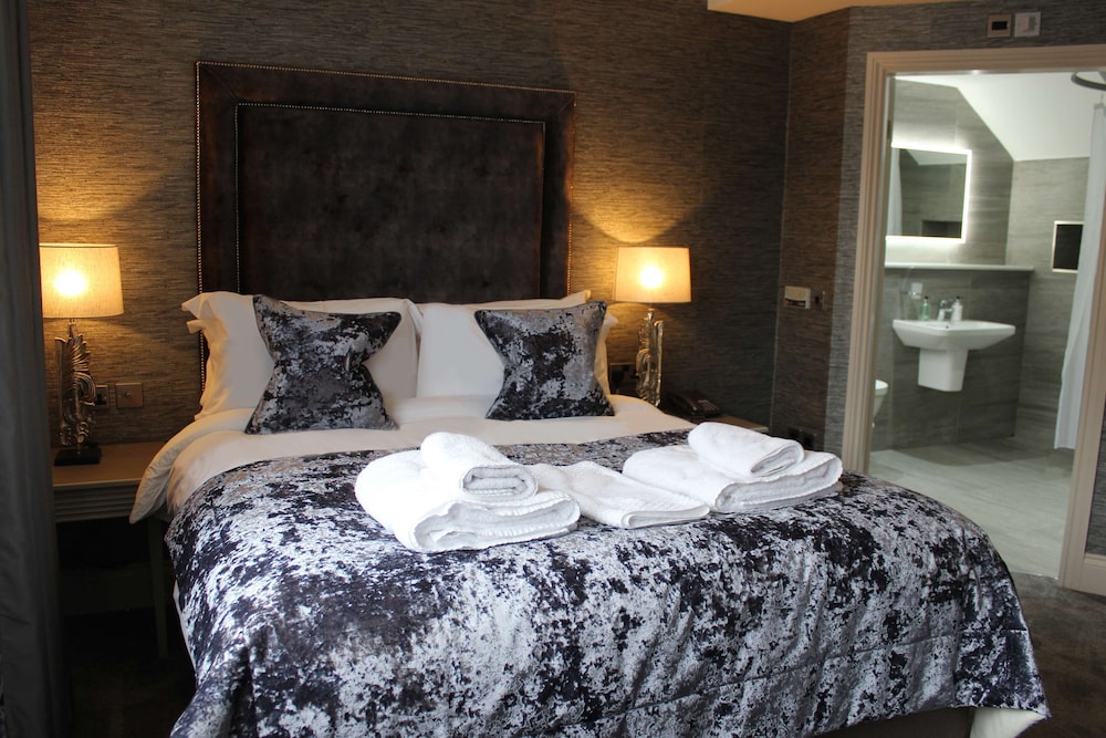 Deluxe Room, 1 King Bed, Non Smoking (Converts to 2 Twin Beds)