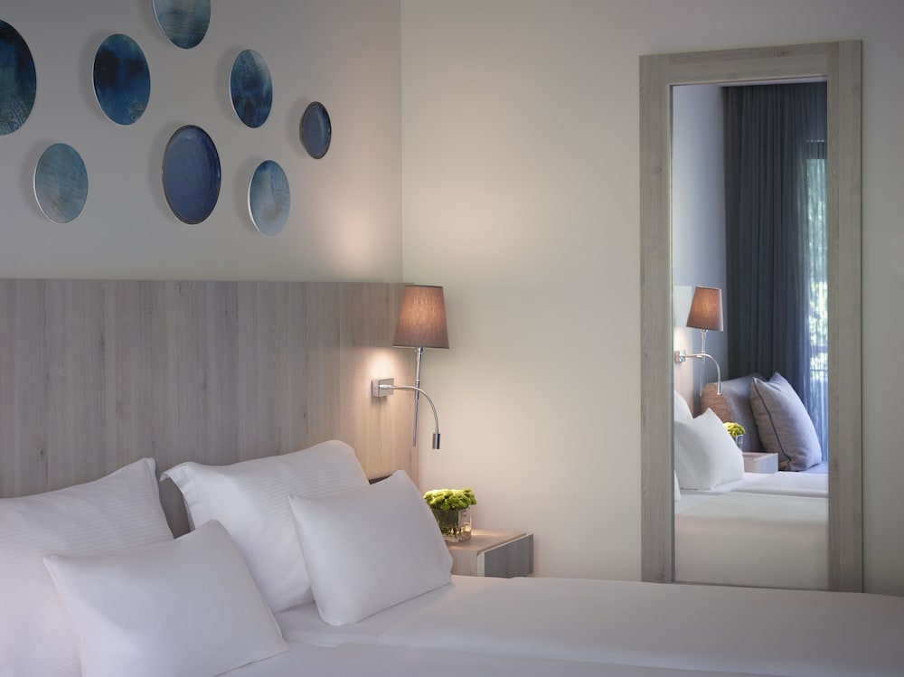 Deluxe Room, Mountain View thumbnail 6