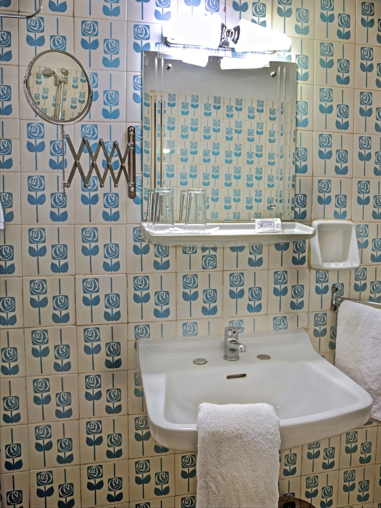Double or Twin Room photo 2