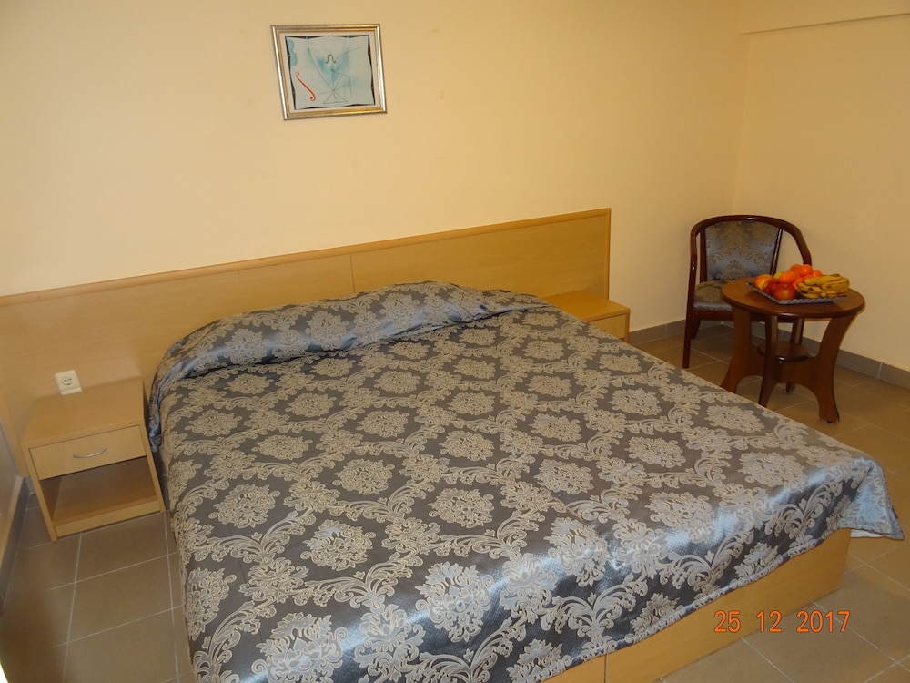 Ground floor Room (Without a Window) photo 1
