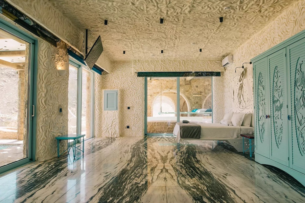 Rebel Souls Hear Pool One Bedroom

Rebellische Seelen hören Pool Ein Schlafzimmer