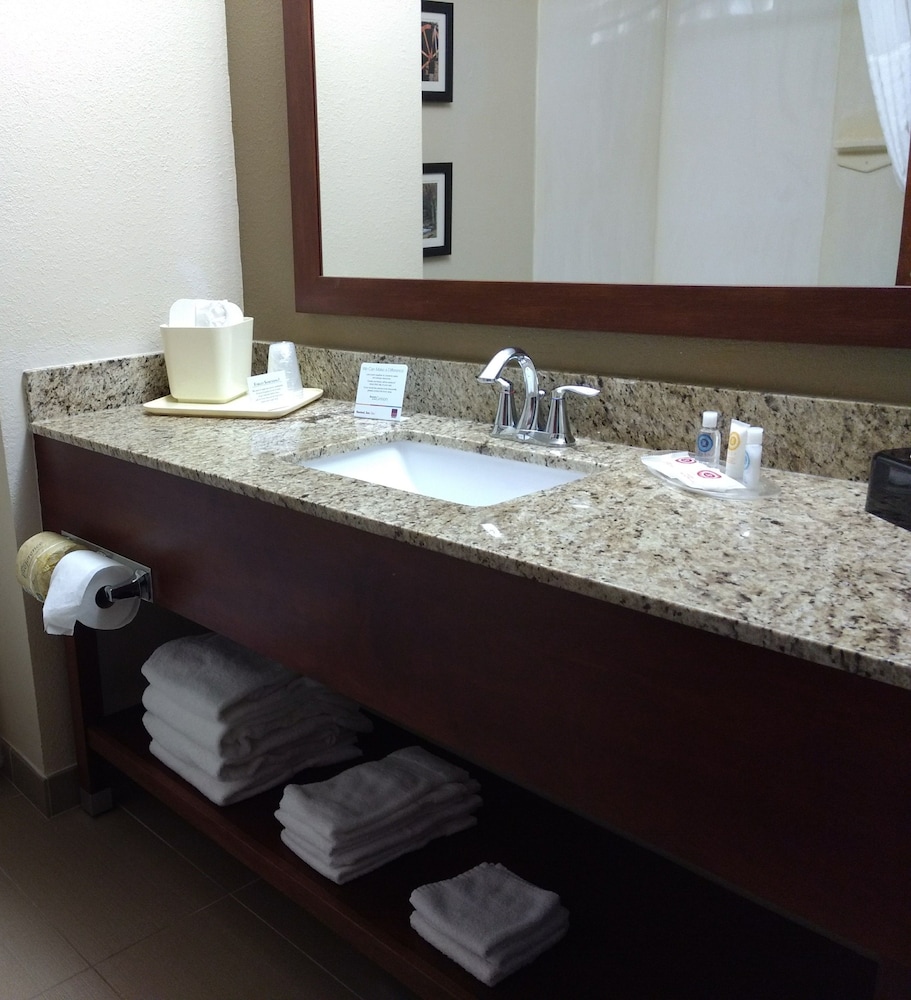 Suite, 1 King Bed, Non Smoking - Photo 10