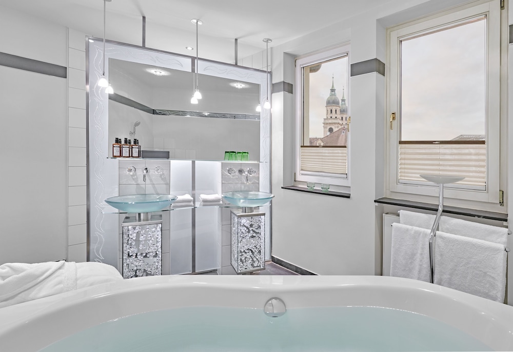 Signature Suite