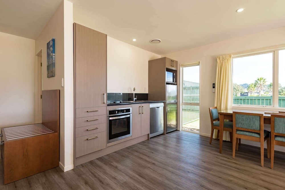 Two Bedroom Suite - Photo 9