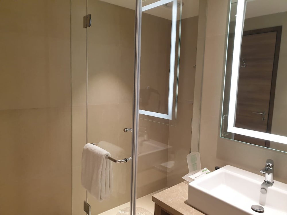 Suite, 1 Bedroom, Balcony (Balcony) - Photo 14
