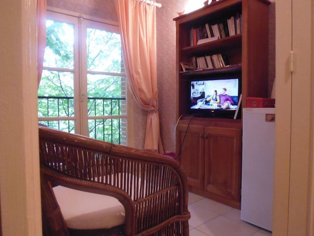 Family Suite, 2 Bedrooms, Garden View photo 3