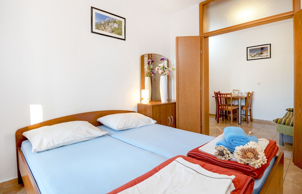 Apartment, 1 Bedroom, Balcony, Partial Sea View (2-4) photo 3