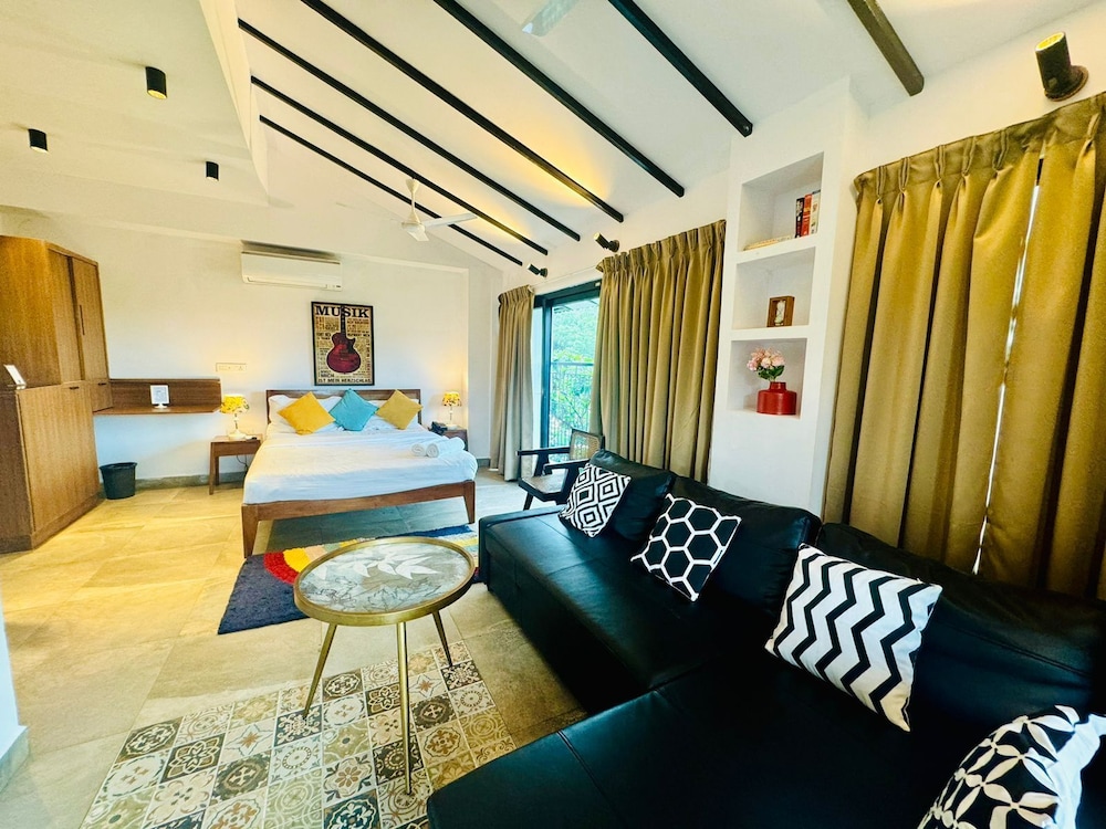 Family Suite, Pool View photo 1