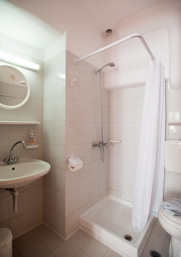 Standard Triple Room photo 3