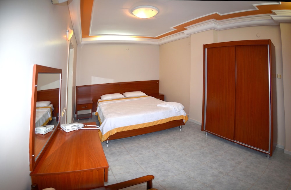 Standard Double or Twin Room photo 3