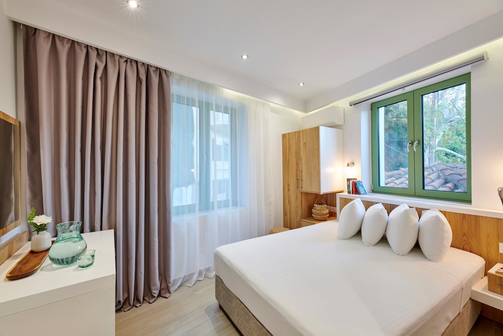 Single Room, City View