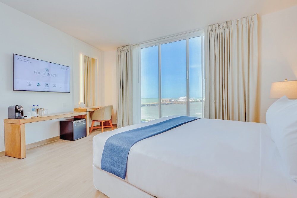 Premium Sea View King photo 3