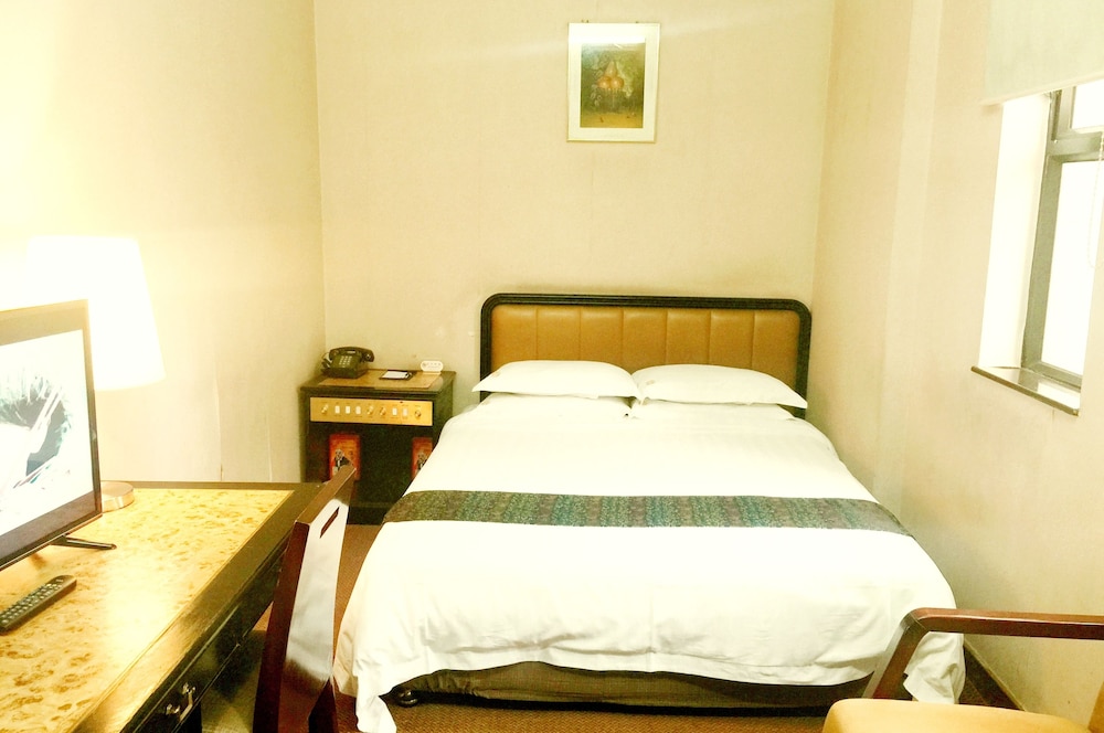 Standard Queen Bed Room photo 2