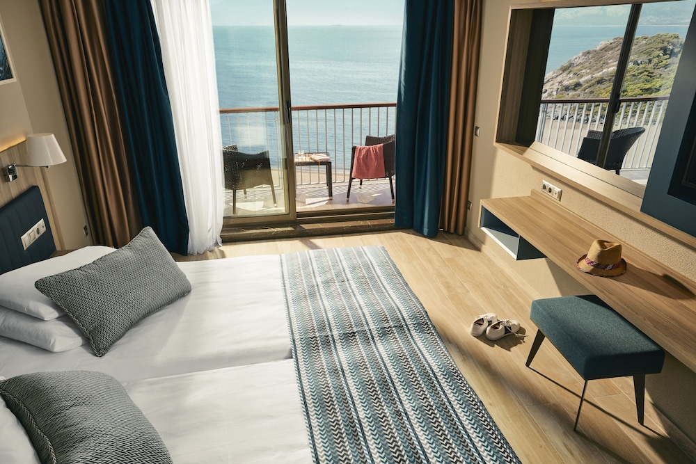 Classic Double Room, Balcony (Triple Use - Sea Side)