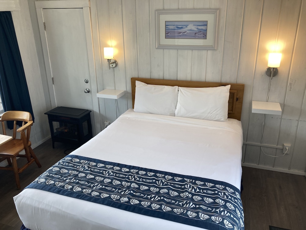 Standard Room, 1 Queen Bed, Kitchen, Ground Floor