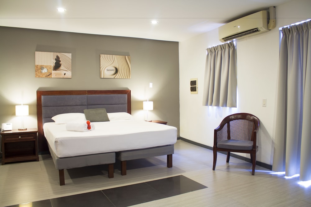 Comfort Studio Suite, Balcony, City View