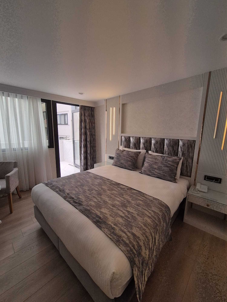 King Suite Room photo 3
