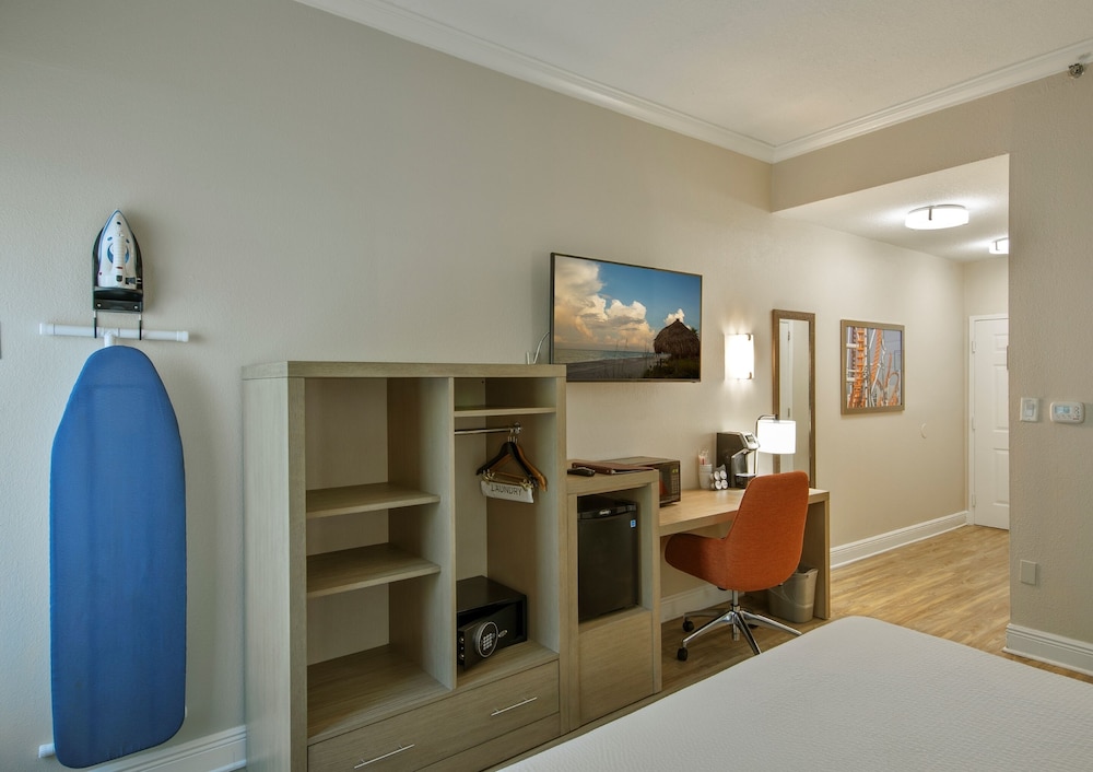 Standard Room, 1 King Bed, Accessible - Photo 2