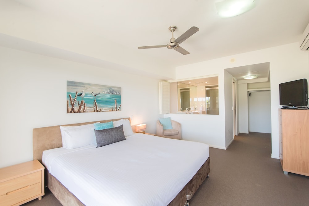 3 Bedroom Courtyard ocean Apartment
