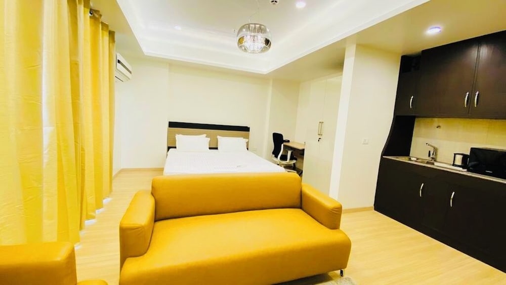 Presidential Studio Suite, 1 Bedroom, Pool View