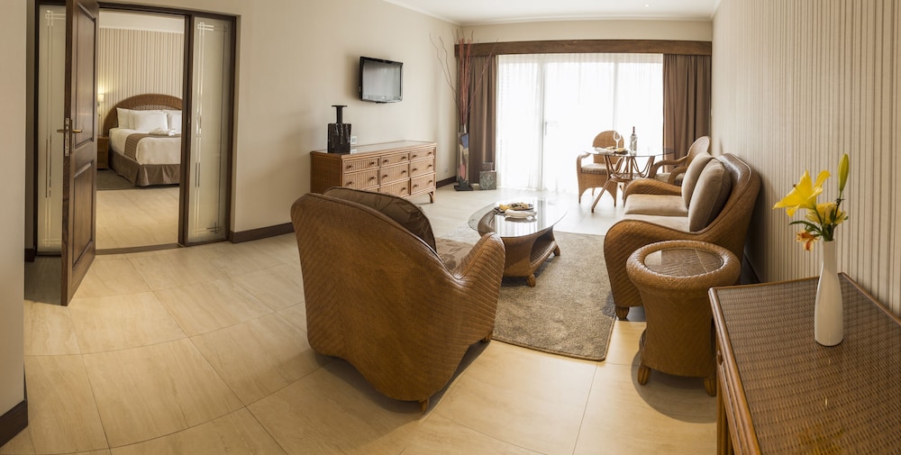 Royal Room - Photo 3
