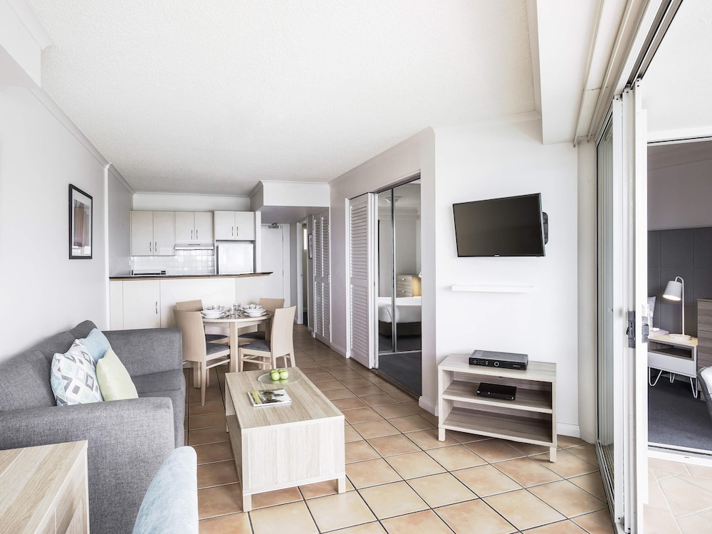 Room, 2 Bedrooms, Pool View