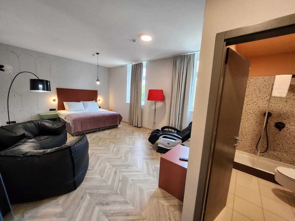 Premium Double Room, 1 King Bed, Sea View, Sea Facing photo 1